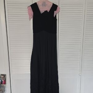 PetraElegant Black Sleeveless Gown Size 8